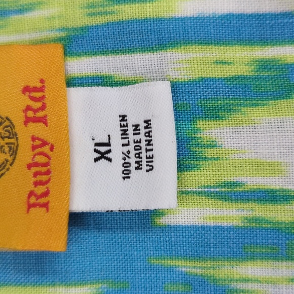 100% Linen Blue and Green V-Neck Patterned Top - Picture 9 of 11